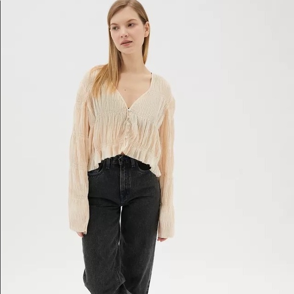 Urban Outfitters UO Aliyah Plisse Cream Pleated Button Down Top Large - Picture 2 of 8